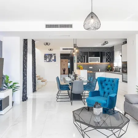 Ferienhaus Mit Privatpool Fur 8 Personen Ca 233 Qm In Zaboric, Dalmatien Norddalmatien