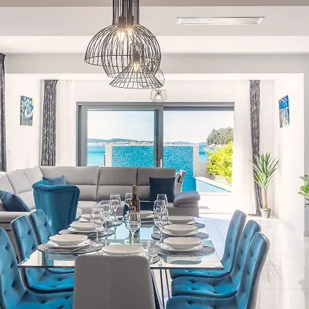 Ferienhaus Mit Privatpool Fur 8 Personen Ca 233 Qm In Zaboric, Dalmatien Norddalmatien * زابوريتش