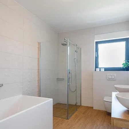 Ferienhaus Mit Privatpool Fur 8 Personen Ca 233 Qm In Zaboric, Dalmatien Norddalmatien بيت للعطل زابوريتش