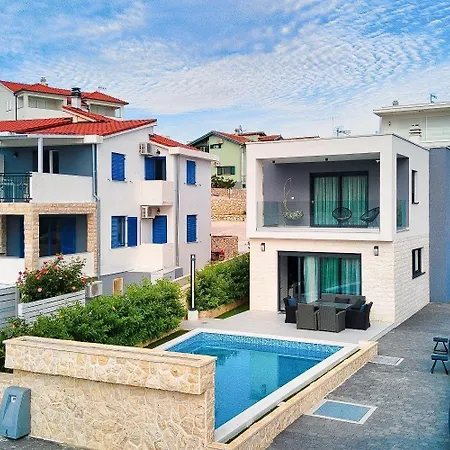 Ferienhaus Mit Privatpool Fur 8 Personen Ca 233 Qm In Zaboric, Dalmatien Norddalmatien * زابوريتش